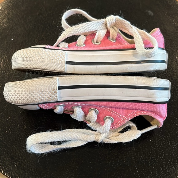 Baby Chuck Taylor Converse, Size 4 - Picture 7 of 8